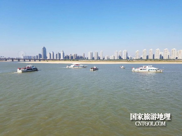 江西開展呵護一湖清水，嚴厲打擊非法采砂行動（圖）