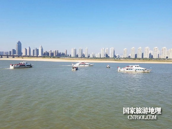 江西開展呵護一湖清水，嚴厲打擊非法采砂行動（圖）